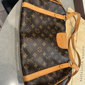 Beautiful Stressa PM Louis Vuitton bags. Like new.